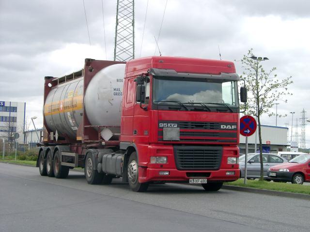 DAF-95-XF-Bertschi-Schimana-260404-1.jpg - DAF 95 XFPiet Schimana