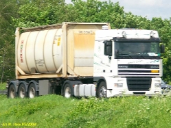 DAF-95-XF-Hoyer-080504-1