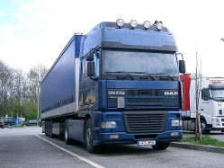 DAF-95-XF-blau-Szy-050404-1