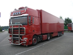 DAF-XF-95530-rot-Holz-020608-01