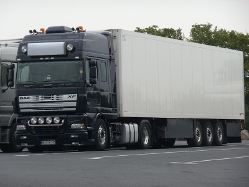 DAF-XF-schwarz-MWolf-131008-01
