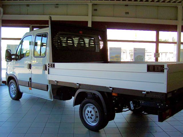 Iveco-Daily-III-29-L-12-weiss-Schmidt-311206-01.jpg - Iveco Daily 29 L 12M. Schmidt