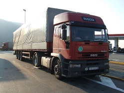 Iveco-EuroTech-440E42-rot-Fustinoni-161205-01