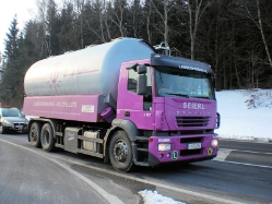 Iveco-Stralis-AD-260-S-43-Seierl-Kleinrensing-210310-01