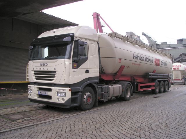 Iveco-Stralis-AS-440S48-Mailand-Hensing-010305-01.jpg - Iveco Stralis AS 440 S 48Jens Hensing