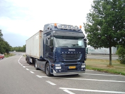 Iveco-Stralis-AS-blau-Esser-110705-05-NL
