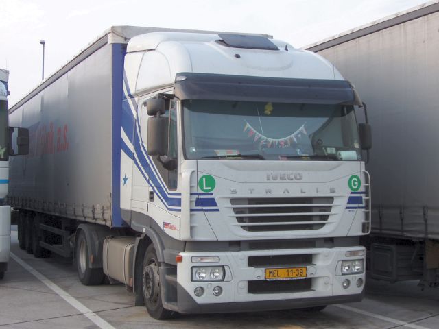 Iveco-Stralis-AS-weiss-Holz-051005-01-CZ.jpg - Iveco Stralis ASFrank Holz