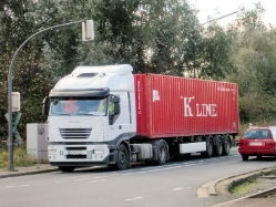 Iveco-Stralis-AS-440-S-45-weiss-DS-070110-01