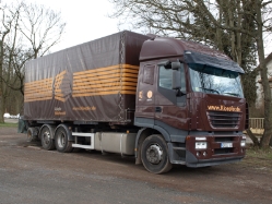 Iveco-Stralis-AS-Kloepfer-JThiele-040410