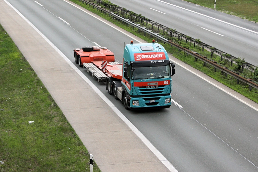 Iveco-Stralis-AS-II-Gruber-Bornscheuer-150910-01.jpg - Iveco Stralis AS René Bornscheuer