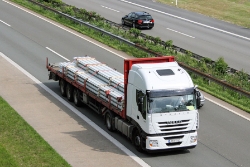Iveco-Stralis-AS-II-weiss-Bornscheuer-150910-01