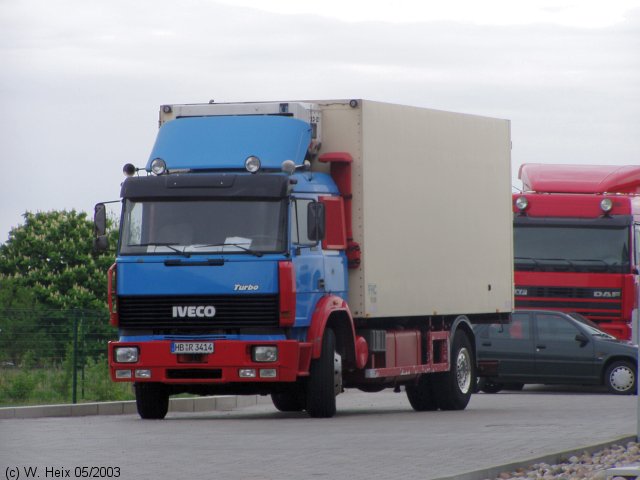 Iveco-190-32-T-blau-rot-weiss.jpg - Iveco 190-32