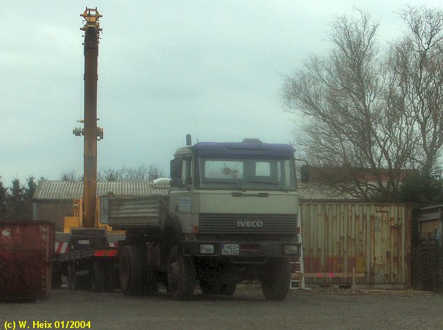 Iveco-T-Reihe-Kipper-grau-310104-1.jpg - Iveco