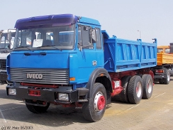 Iveco-260-34T-Kipper-blau