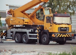 MAN-F2000-Evo-gelb-Cnossen-270706-02