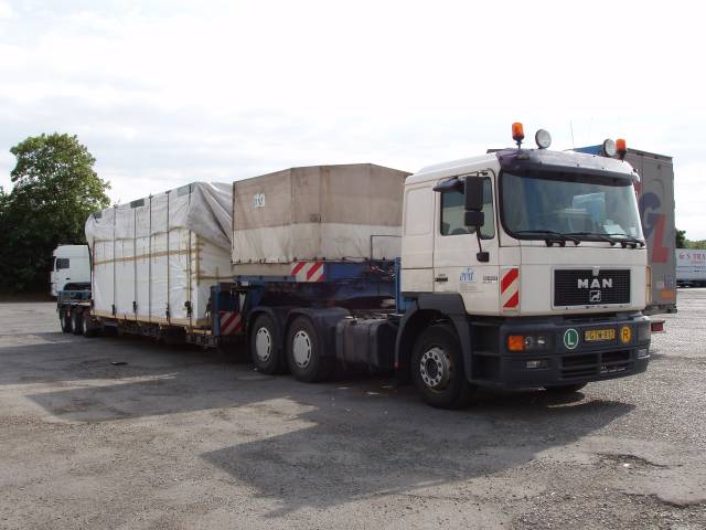 MAN-F2000-26463-weiss-Holz-170605-01.jpg - MAN F2000 26.463Frank Holz