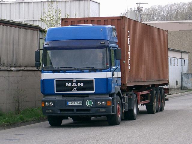 MAN-F2000-blau-Szy-090504-1.jpg - MAN F2000 Trucker Jack