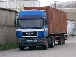 MAN-F2000-blau-Szy-090504-1