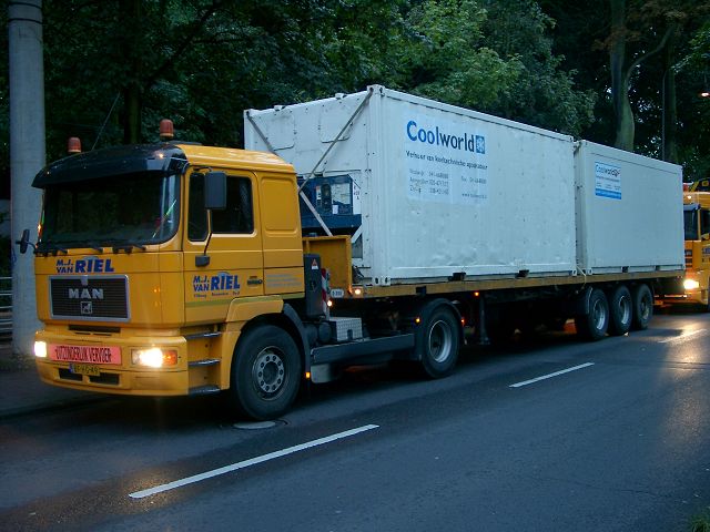 MAN-F2000-van-Riel-Schimana-170804-1.jpg - MAN F2000Piet Schimana