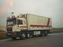 MAN-F2000-Roest-Uhl-121205-01