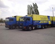 MAN-FE-410-A-Jomo-Karstens-060504-1