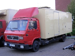 MAN-G90-8150-rot-DS-141008-01