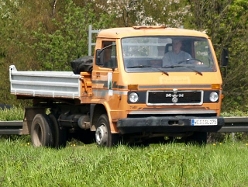 MAN-G90-orange-030506-01