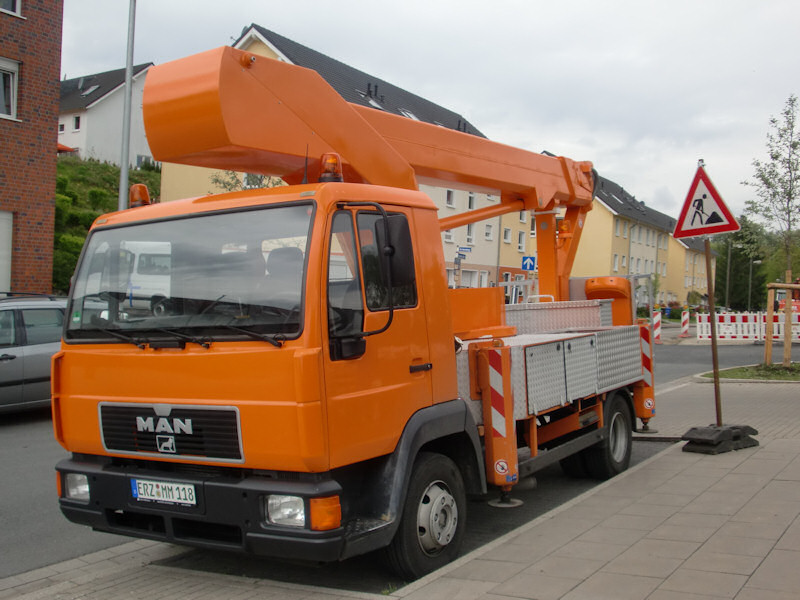 MAN-L2000-orange-DS-270610-01.jpg - MAN L2000Trucker Jack