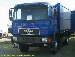 MAN-L2000-8224-4x4-blau-100904-1