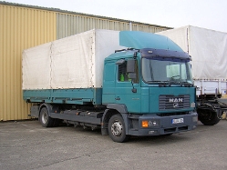 MAN-ME-14280-gruen-Szy-141708-02