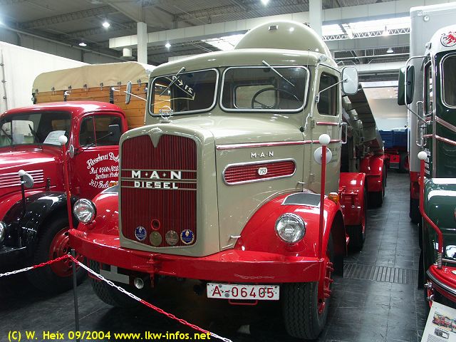 MAN-750-rot-grau-021004-1.jpg - MAN 750