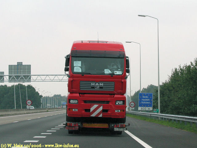 MAN-TGA-18440-XLX-rot-141006-02.jpg - MAN TGA 18.440
