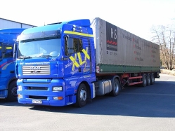 MAN-TGA-18430-XLX-D20-blau-Skolaut-240306-02