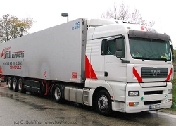 MAN-TGA-XLX-weiss-Schiffner-200107-01