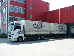 MAN-TGA-XXL-Falken-Trans-Posern-051208-01