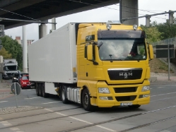 MAN-TGX-gelb-DS-201209-01