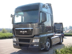 MAN-TGX-grau-Husic-291007-02