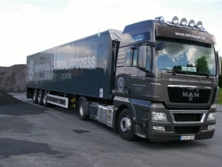 MAN-TGX-silbergrau-Brinkmeier-210508-01