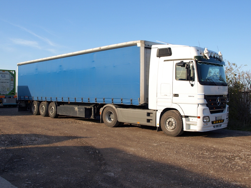 MB-Actros-MP2-1844-weiss-JThiele-151109.jpg - Mercedes-Benz Actros MP2 1844Jörg Thiele