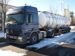 MB-Actros-MP2-1844-Tank-JThiele-070310