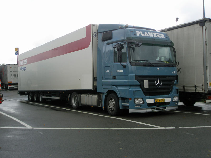 MB-Actros-MP2-Planzer-Hintermeyer-140311-01.jpg - Mercedes-Benz Actros MP2A. Hintermeyer