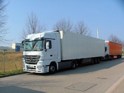 MB-Actros-3-weiss-Posern-110609-01