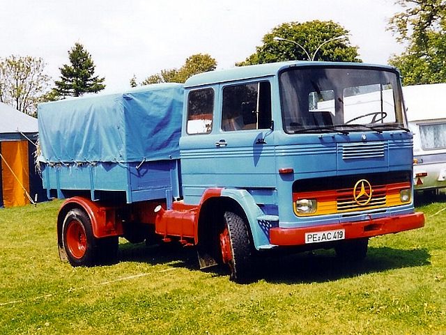 MB-LP-917-blau-rot-Weddy-121004-1.jpg - Mercedes-Benz LPS 917Clemens Weddy