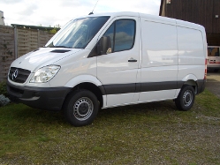 MB-Sprinter-II-209-CDI-weiss-Behn-270907-01