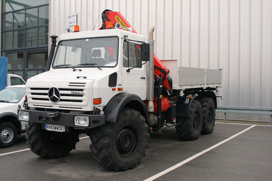 MB-Unimog-6x6-weiss-PvUrk-300609-02.jpg - Piet van Urk