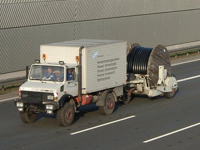 MB-Unimog-weiss-(Willann).jpg - Michael Willann