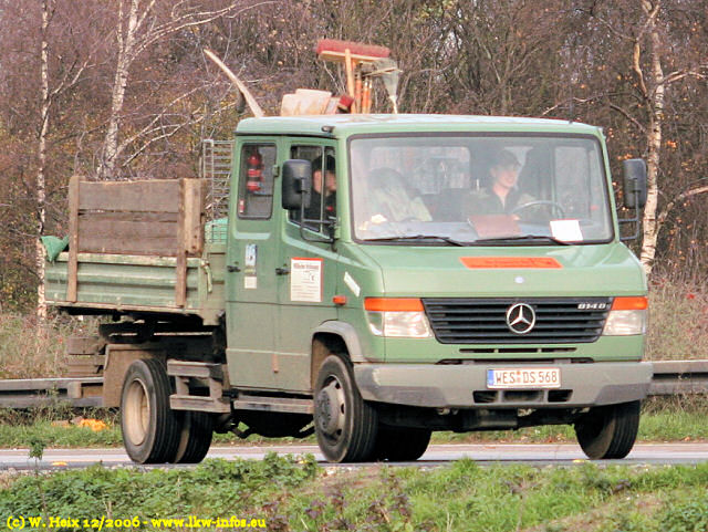 MB-Vario-814-D-gruen-021206-01.jpg - Mercedes-Benz Vario 814 D