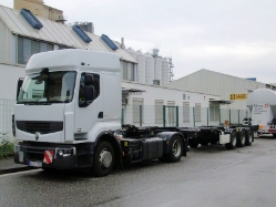 Renault-Premium-Route-410-weiss-DS-060110-02