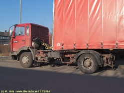 Renault-M-230-rot-310106-04