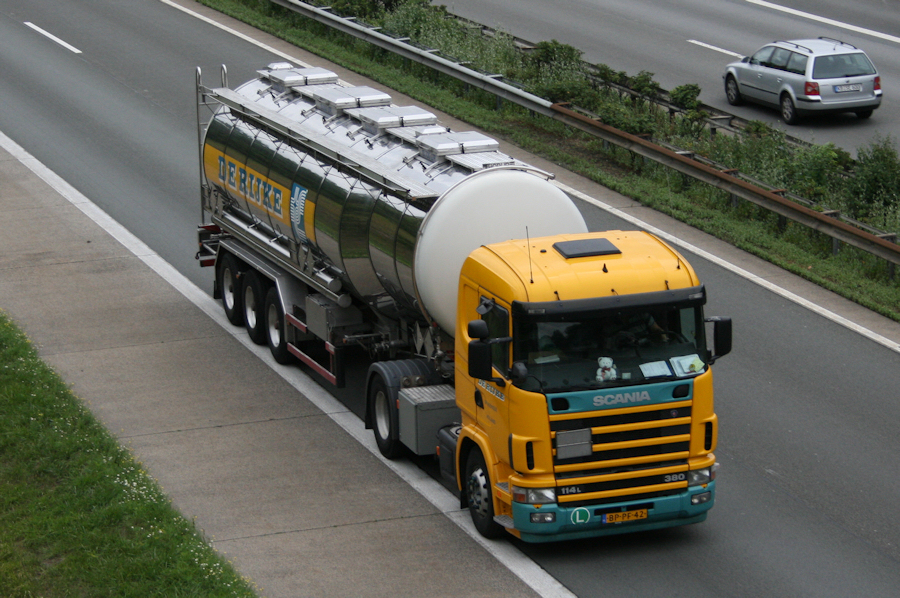 Scania-114-L-380-de-Rijke-Bornscheuer-061010-01.jpg - Scania 114 L 380René Bornscheuer